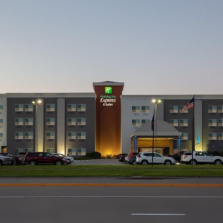 Holiday Inn Express Hotel & Suites Columbus By Ihg Exteriér fotografie