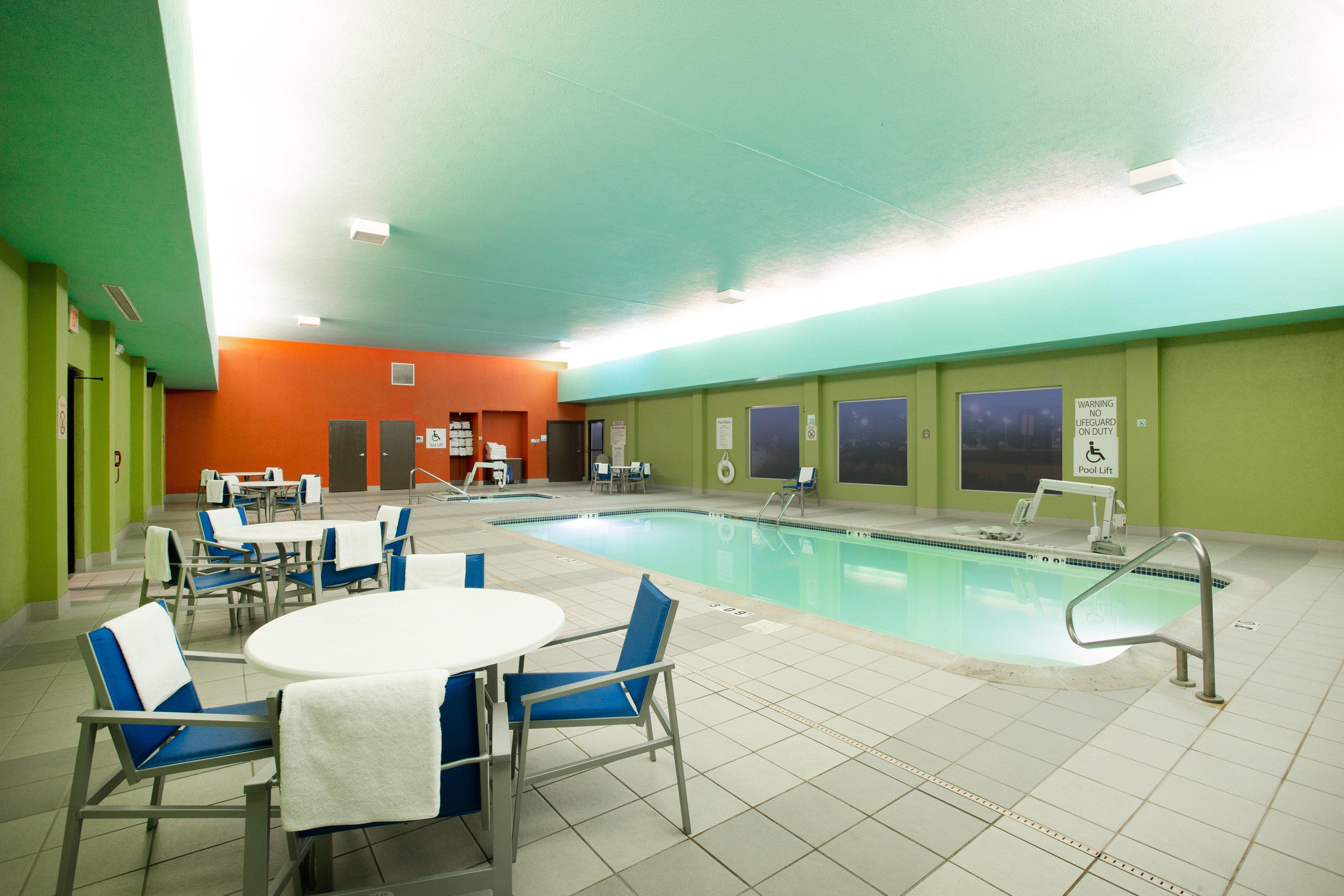 Holiday Inn Express Hotel & Suites Columbus By Ihg Exteriér fotografie