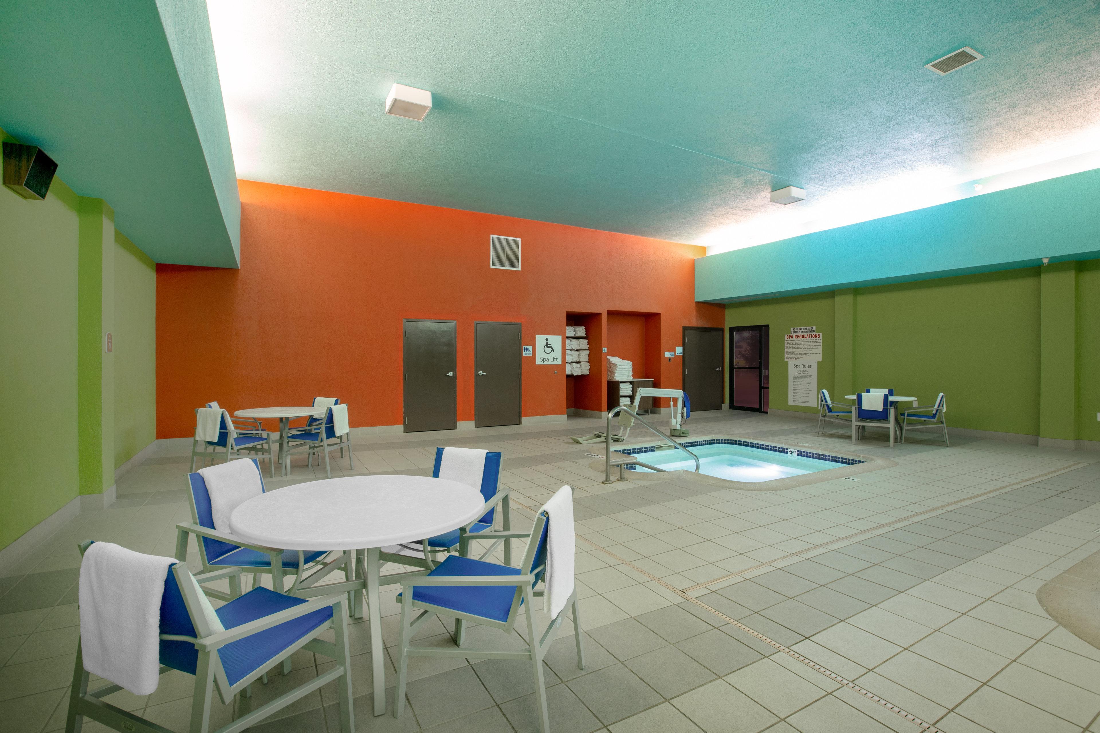 Holiday Inn Express Hotel & Suites Columbus By Ihg Exteriér fotografie