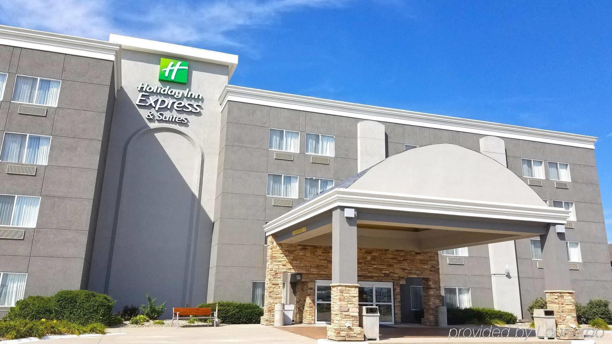 Holiday Inn Express Hotel & Suites Columbus By Ihg Exteriér fotografie
