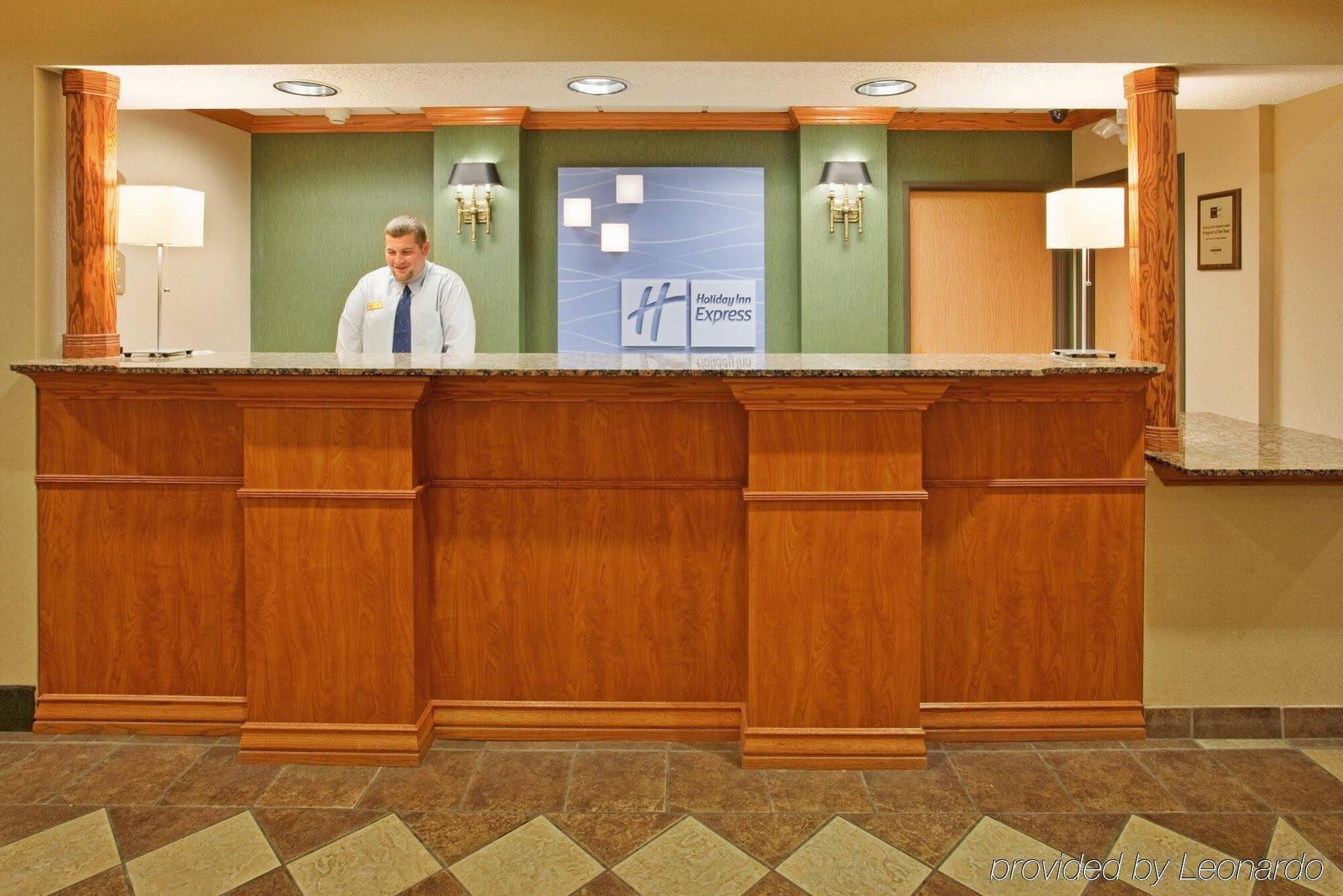 Holiday Inn Express Hotel & Suites Columbus By Ihg Exteriér fotografie
